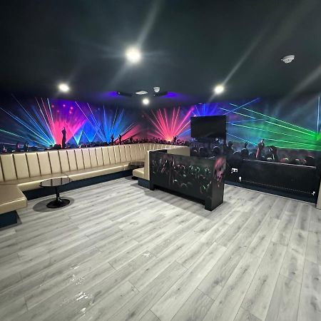 Penthouse Apartment, Sleeps 21 With Terrace 利物浦 外观 照片