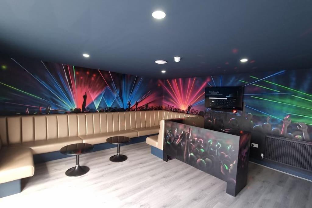 Penthouse Apartment, Sleeps 21 With Terrace 利物浦 外观 照片